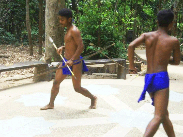 Aetas' trail and show