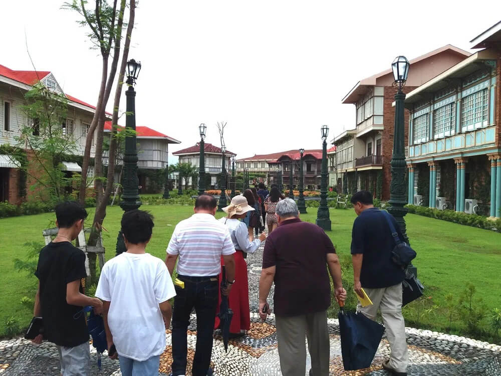 Las Casas Filipinas de Acuzar heritage walking tour