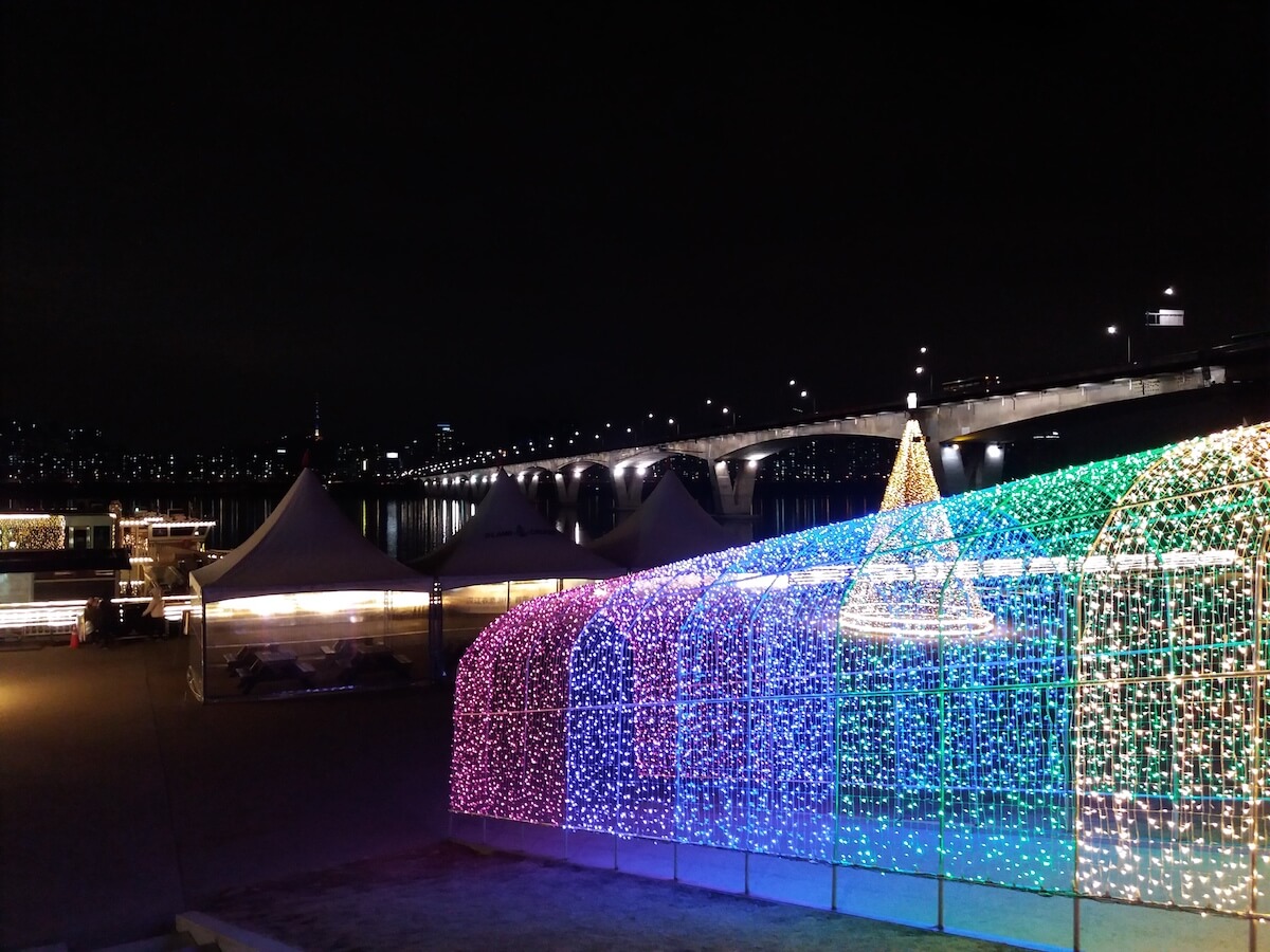 Han River can still be enjoyed even during winter in Korea