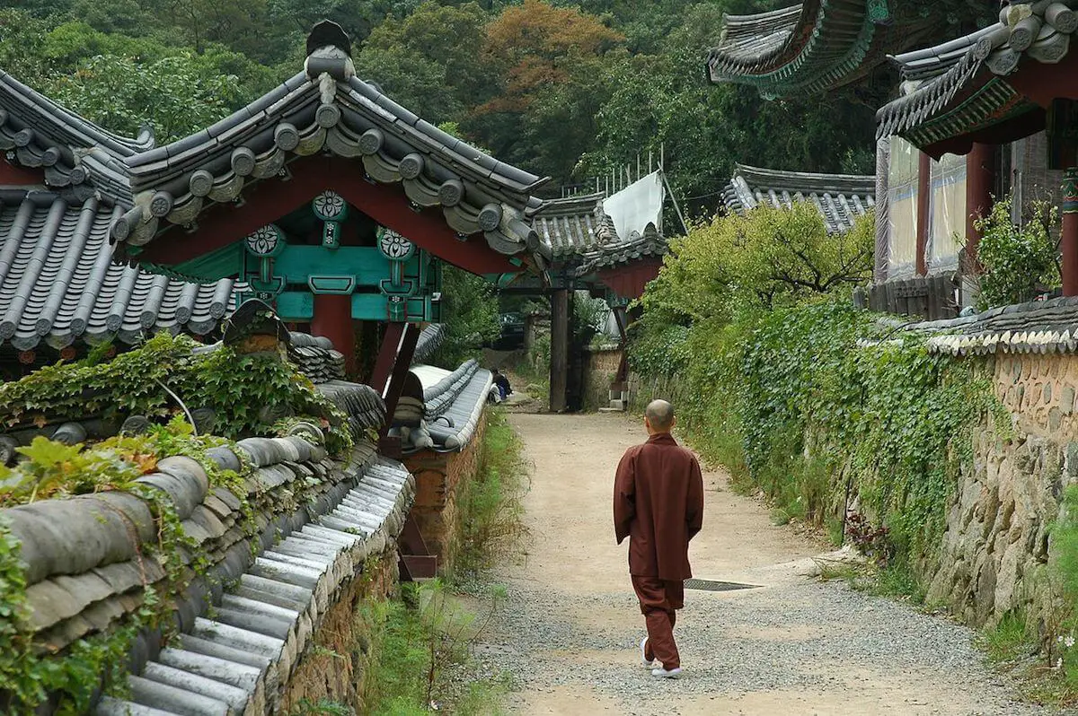 beomeosa temple monk