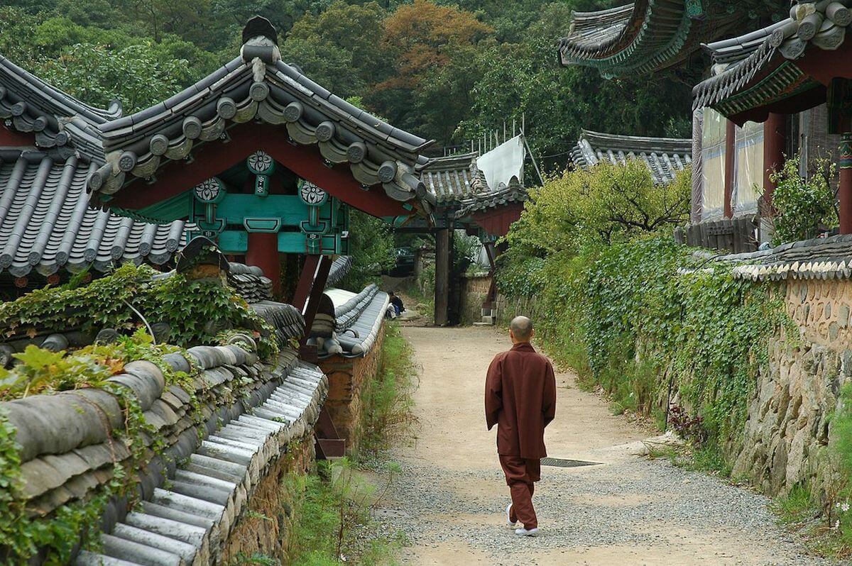 beomeosa temple monk