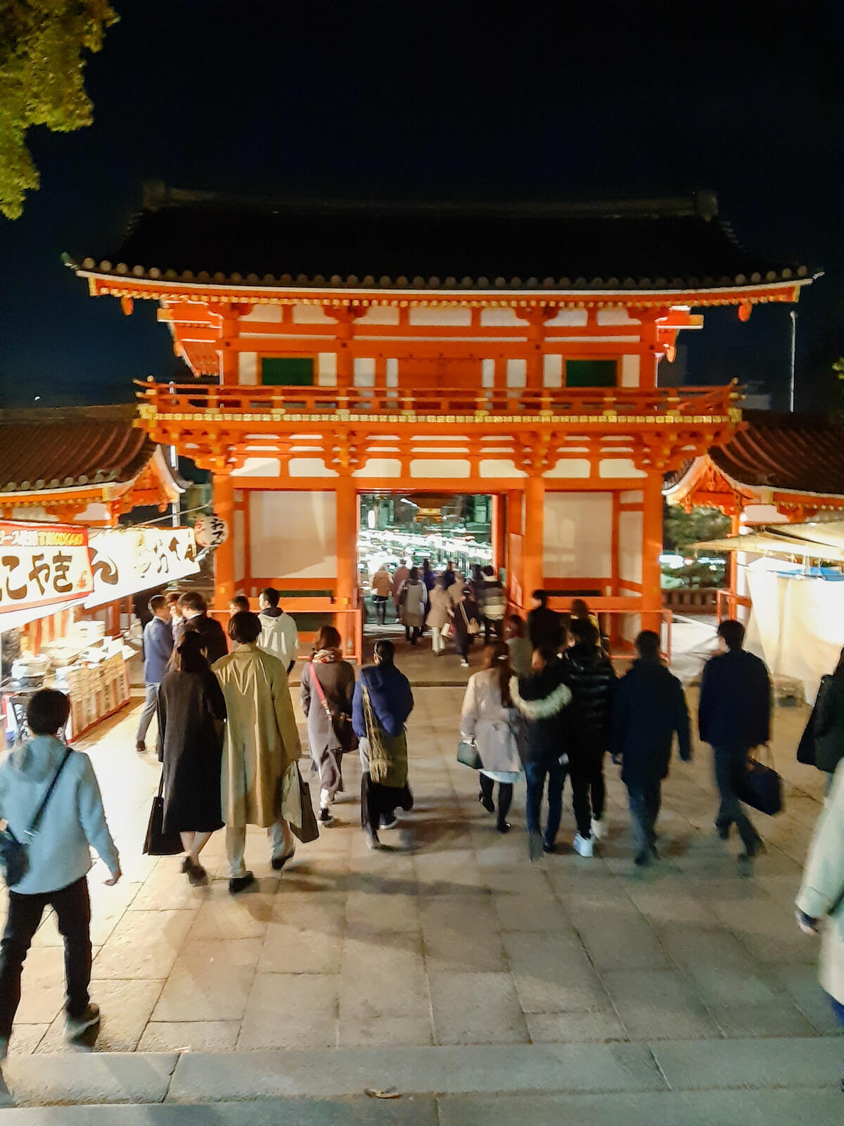 Visiting Yasaka Shrine during Japan spring