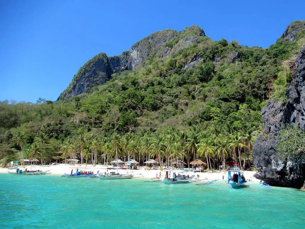 Seven Commandos Beach is one of the El Nido tourist spots for beach lovers