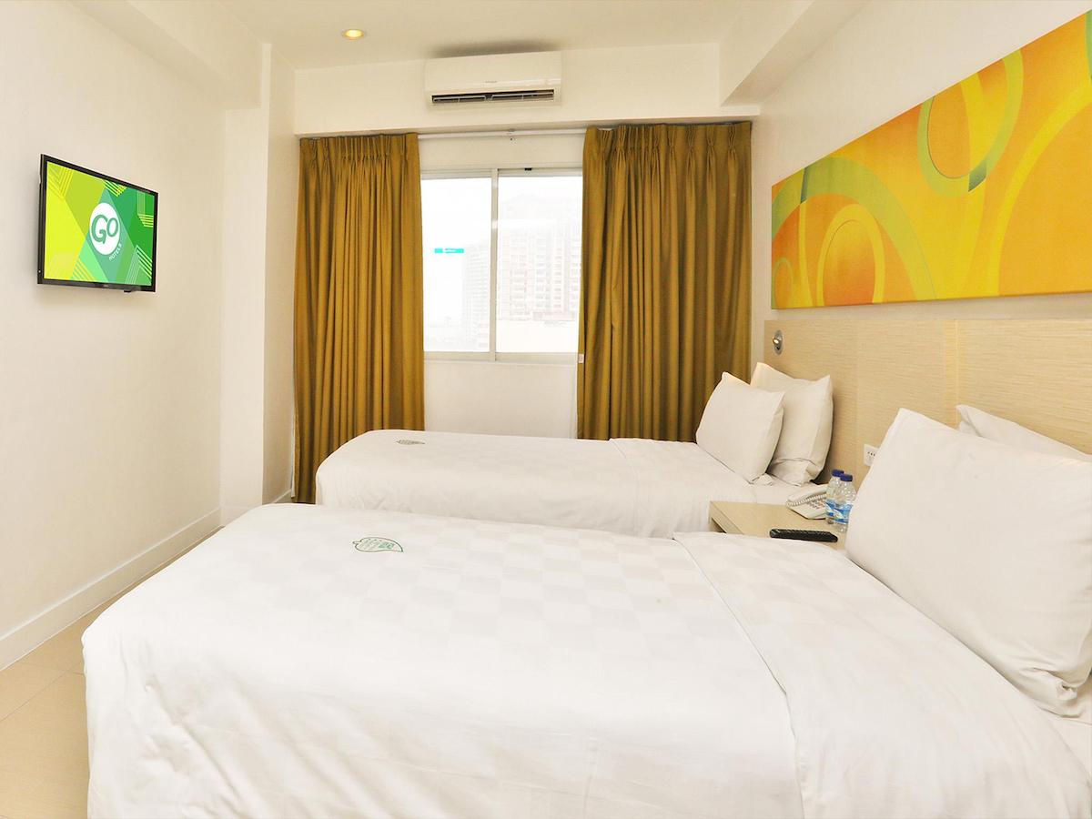 Go Hotels Manila Airport Road - Room