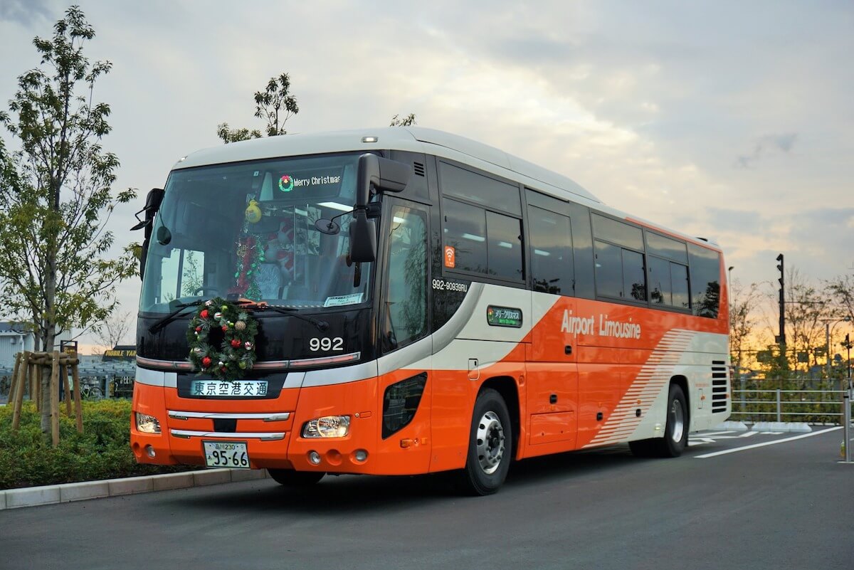 Airport Limousine Bus takes you from Narita to Tokyo