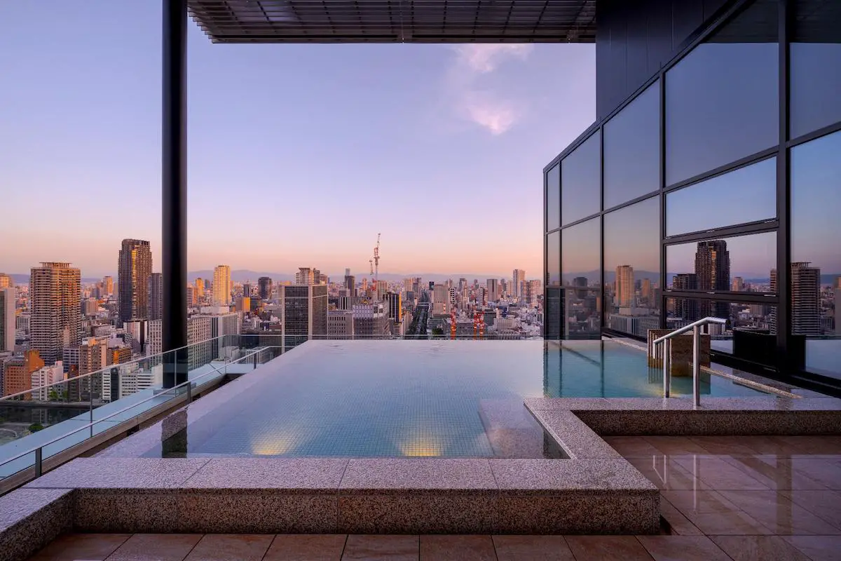 Candeo Hotels Osaka The Tower infinity bath