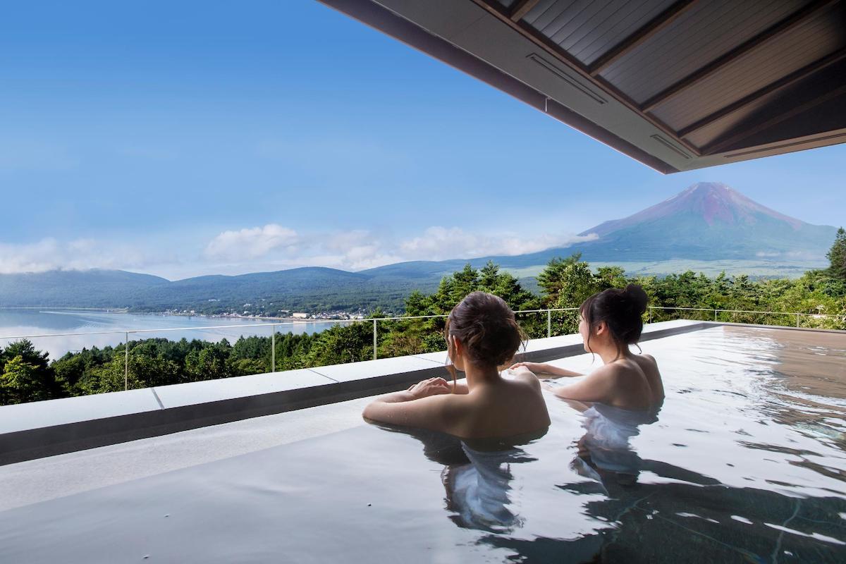 Hotel Mt. Fuji onsen with a view