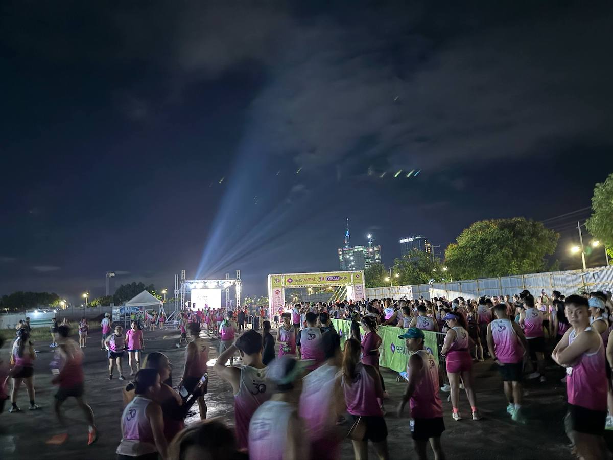 Runners warming up before the race