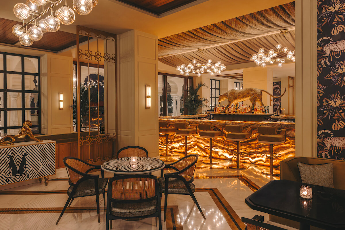 Dahaad - The Palace Bar