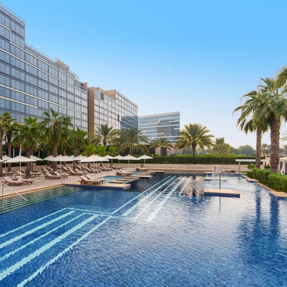 Fairmont Bab Al Bahr pool