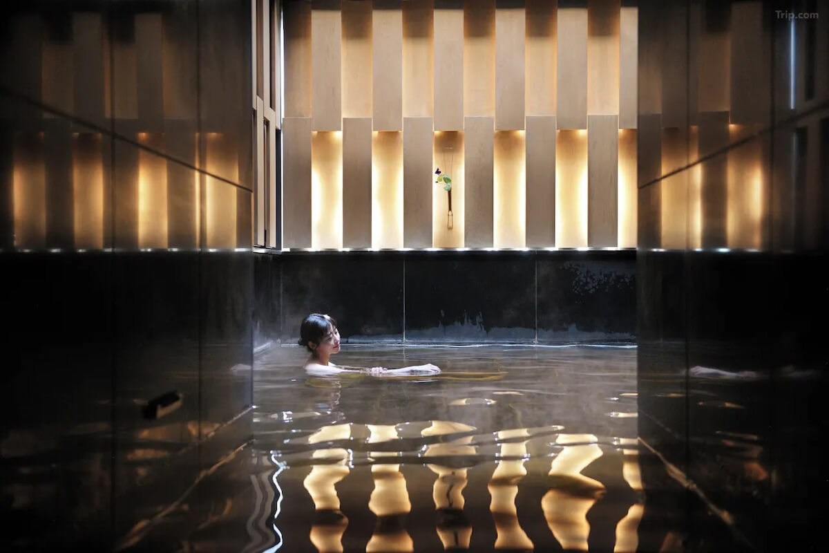 8 Best Tokyo Hotels with Onsens to Sooth Your Senses