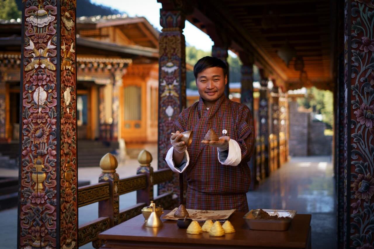 Taj Gangtey Stupa Making