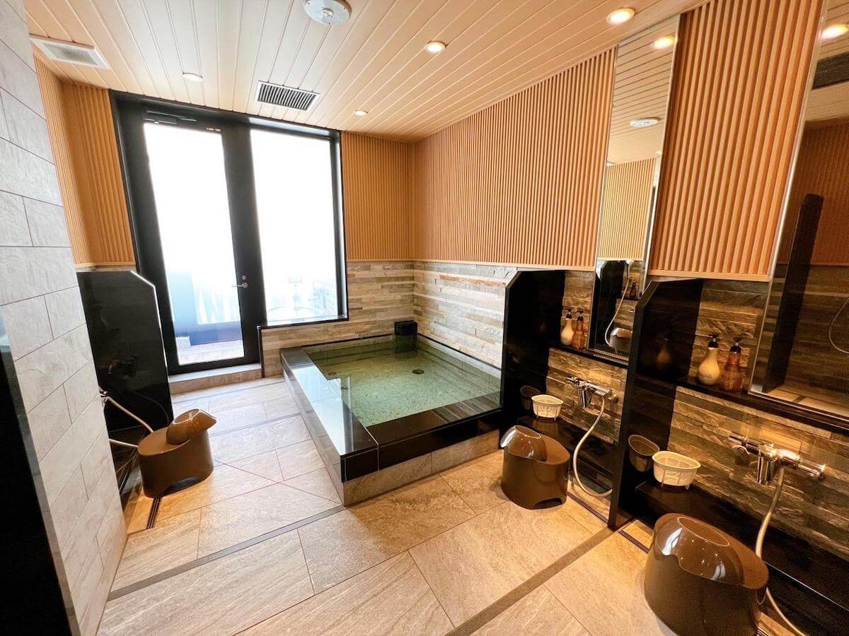 Hotel Cargo Shinsaibashi onsen