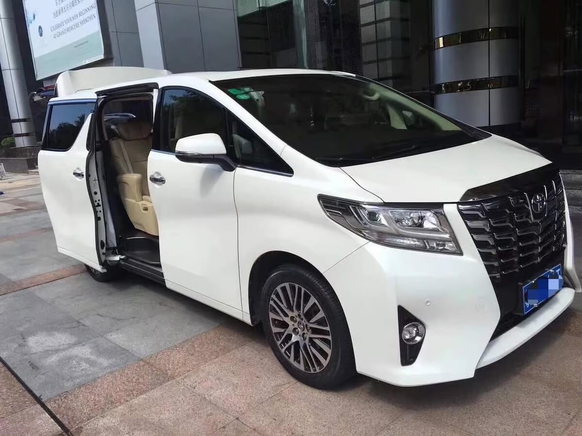Hong Kong Airport private transfer is one of the most convenient Hong Kong Airport transfers